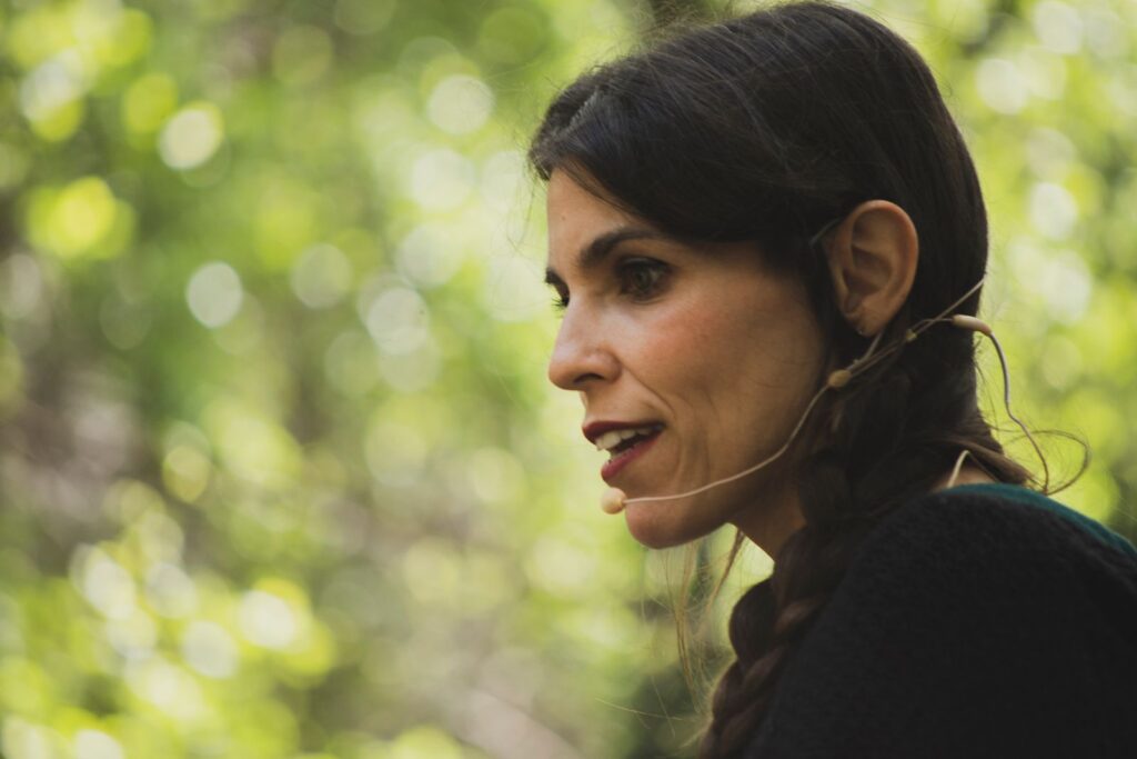 María Fraile se adentra en «En lo profundo del bosque, un cuento» en Libros Como el Viento